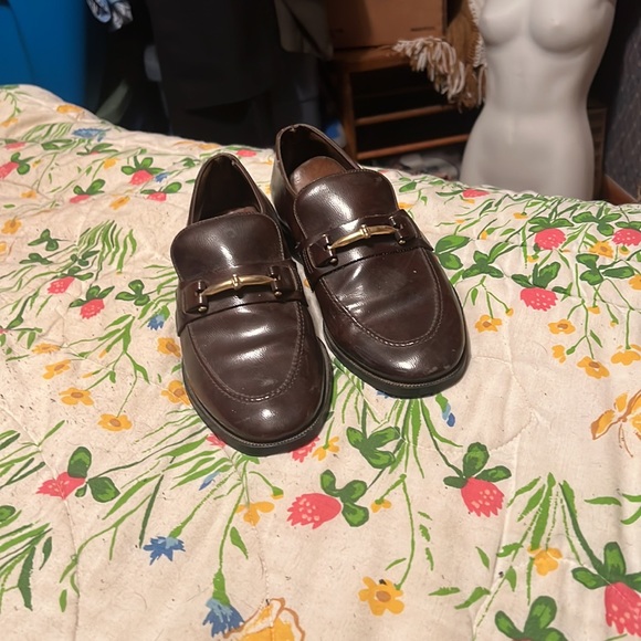 Shoes - Picture 5 of 6